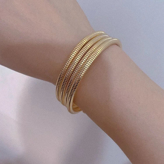 Bregje | Guld Damearmbånd – Elegant Minimalistisk Design med Raffineret Glans