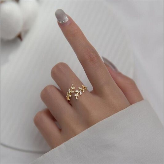 Sheila Ring til Damer med Elegant Grenstruktur | Justerbar Ring som en Betydningsfuld Gave