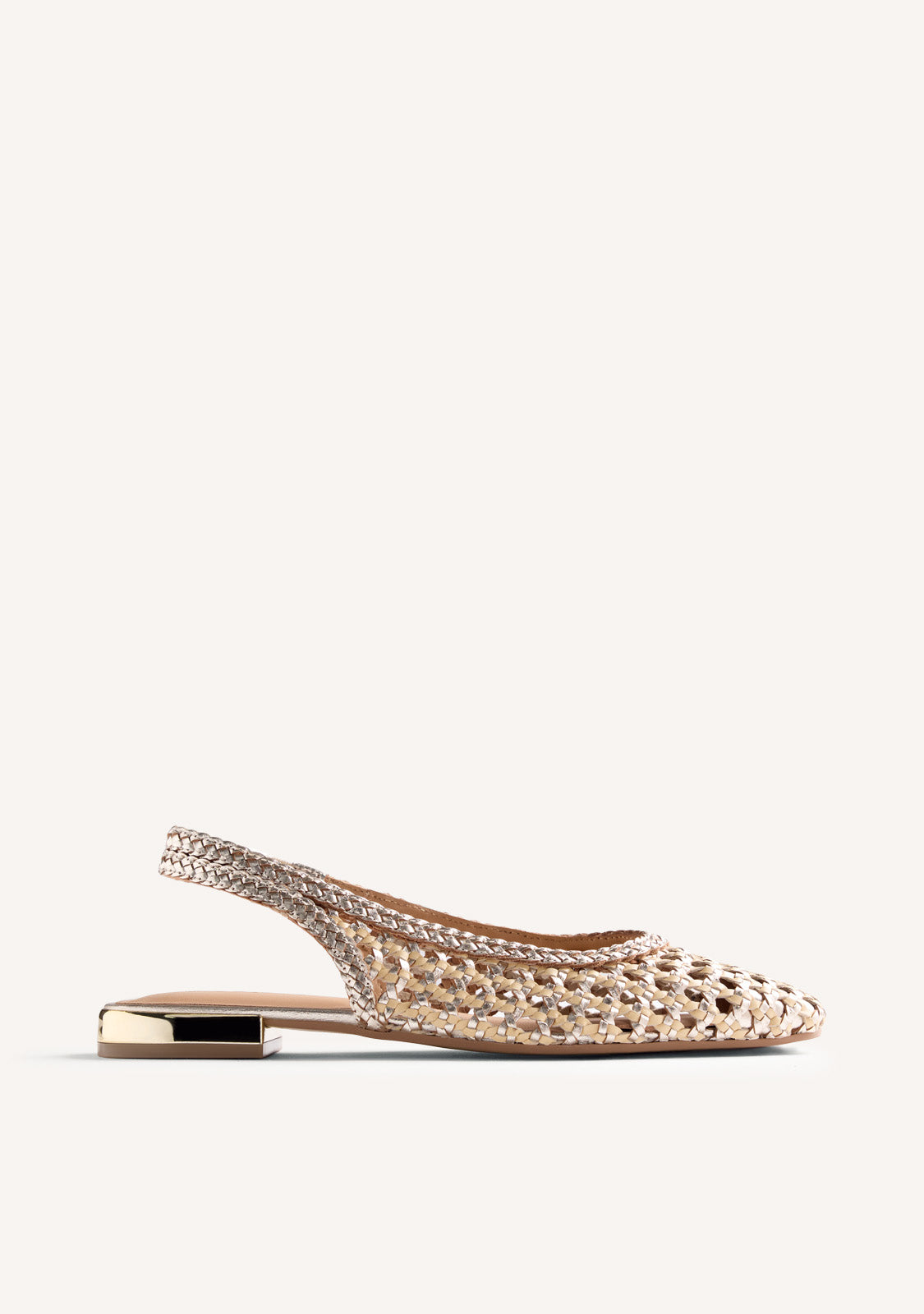 Beige flettede ballerinaer med slingback-rem, firkantet tå og lav hæl