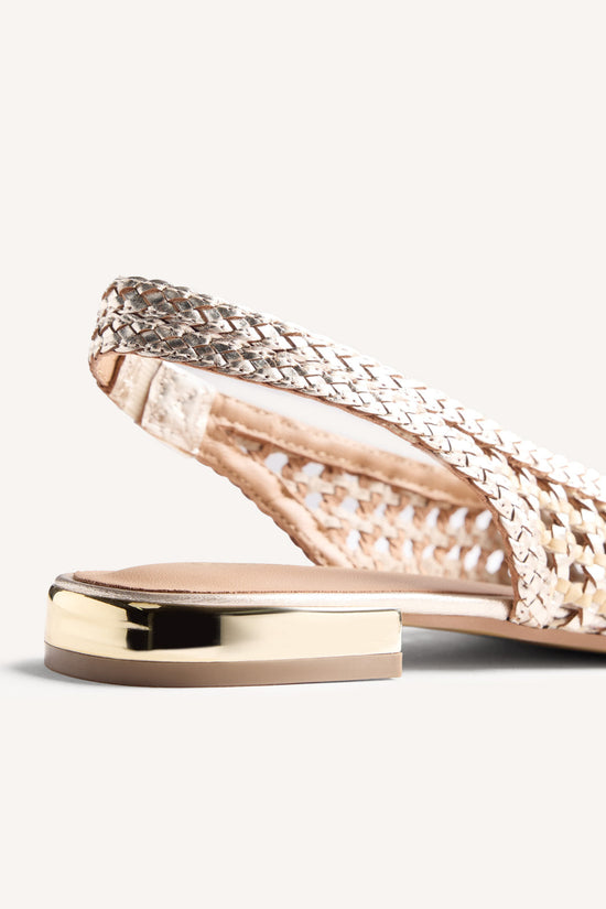 Beige flettede ballerinaer med slingback-rem, firkantet tå og lav hæl