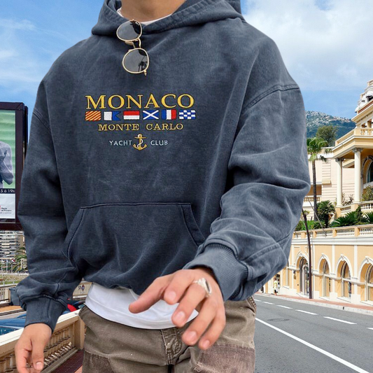 Mørkegrå herre hættetrøje med hætte, kængurulomme og MONACO-fronttryk