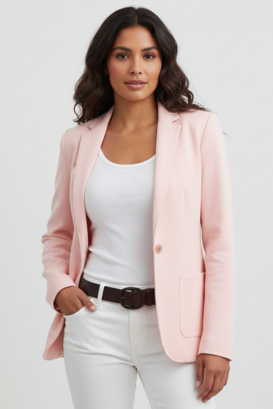 Dame Blazer – Figurtilpasset Model med Revers og Knaplukning