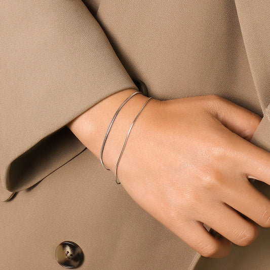 Bertha | Guld Dame Dobbelt Armbånd – Elegant Slangekæde med Skinnende Finish