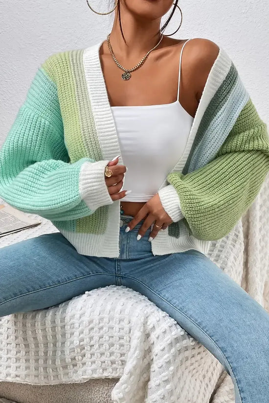 Farverig damestrik med farveblokdesign – Mirelle