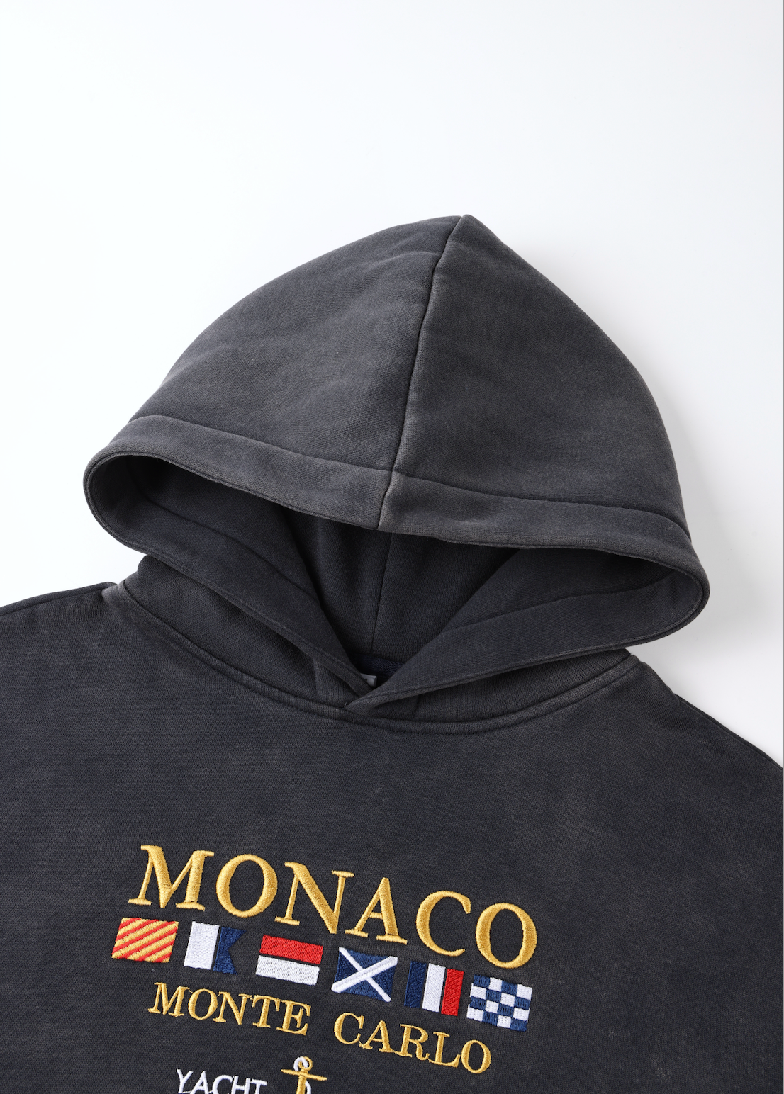 Mørkegrå herre hættetrøje med hætte, kængurulomme og MONACO-fronttryk