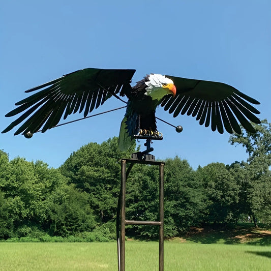 Smedejern vindspil med elegant fugl fra GartenAdler