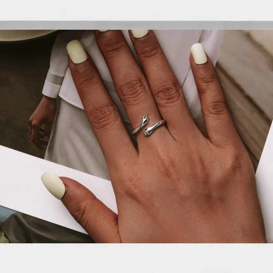 Virelle | Kærligheds Omfavnelse Ring – Åbent Design i Sterling Sølv, Kærlighedssymbolik