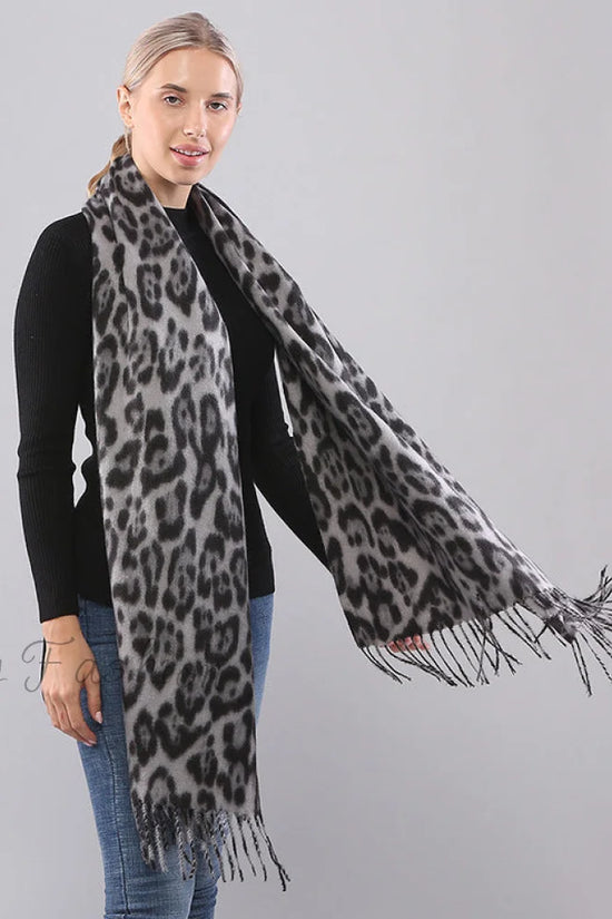 Langt Dobbelt-Sidet Leopardprint Tørklæde med Frynser - Varmt og Hyggeligt til Efterår og Vinter