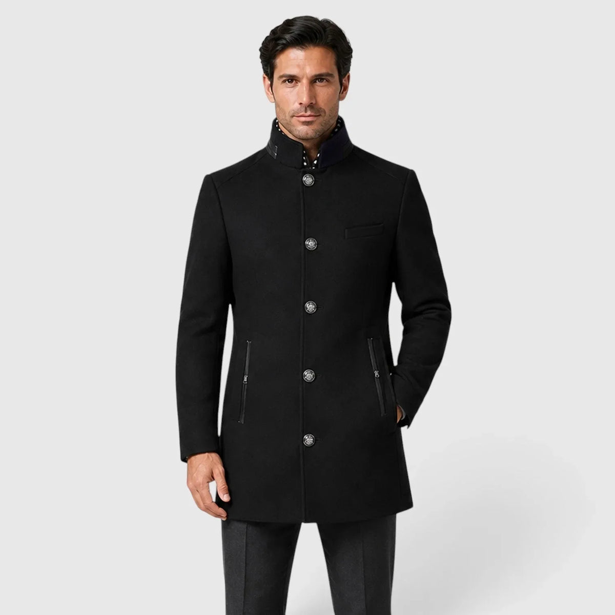 Herre trenchcoat med høj krave, knapper og lynlåslommer