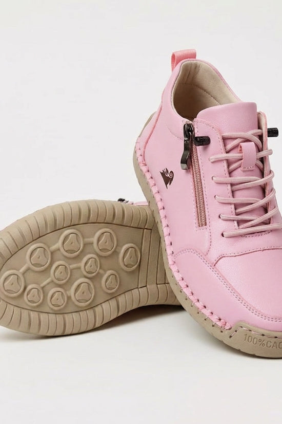 Sneakers med snørebånd, lynlås i siden og flad rillet sål