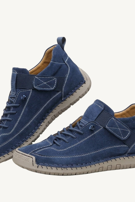 Damesneakers med højt skaft, snørebånd, remdetalje og flad sål