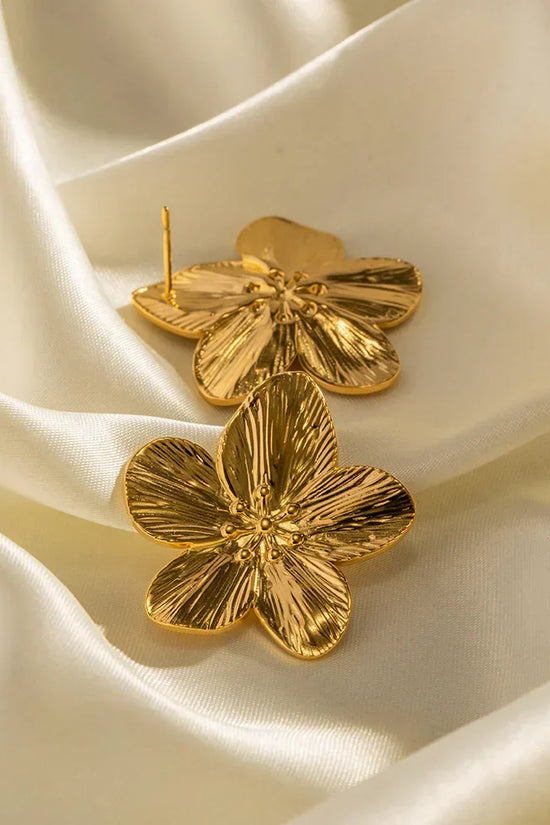 Elegant Guld Finish Blomstørklæder til Damer | Tidløse Statement Smykker til Festlige Begivenheder